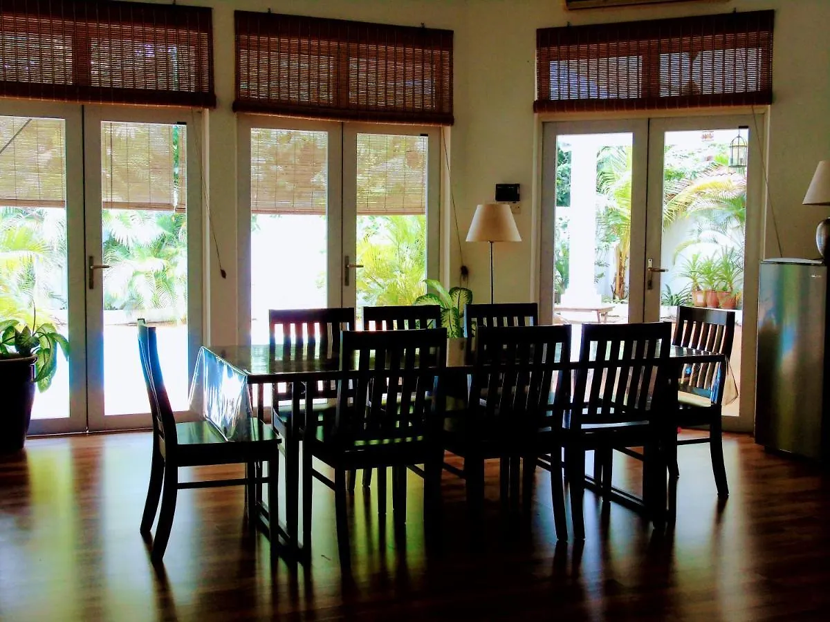 Rumah Putih Near Klia Sepang Bed & Breakfast