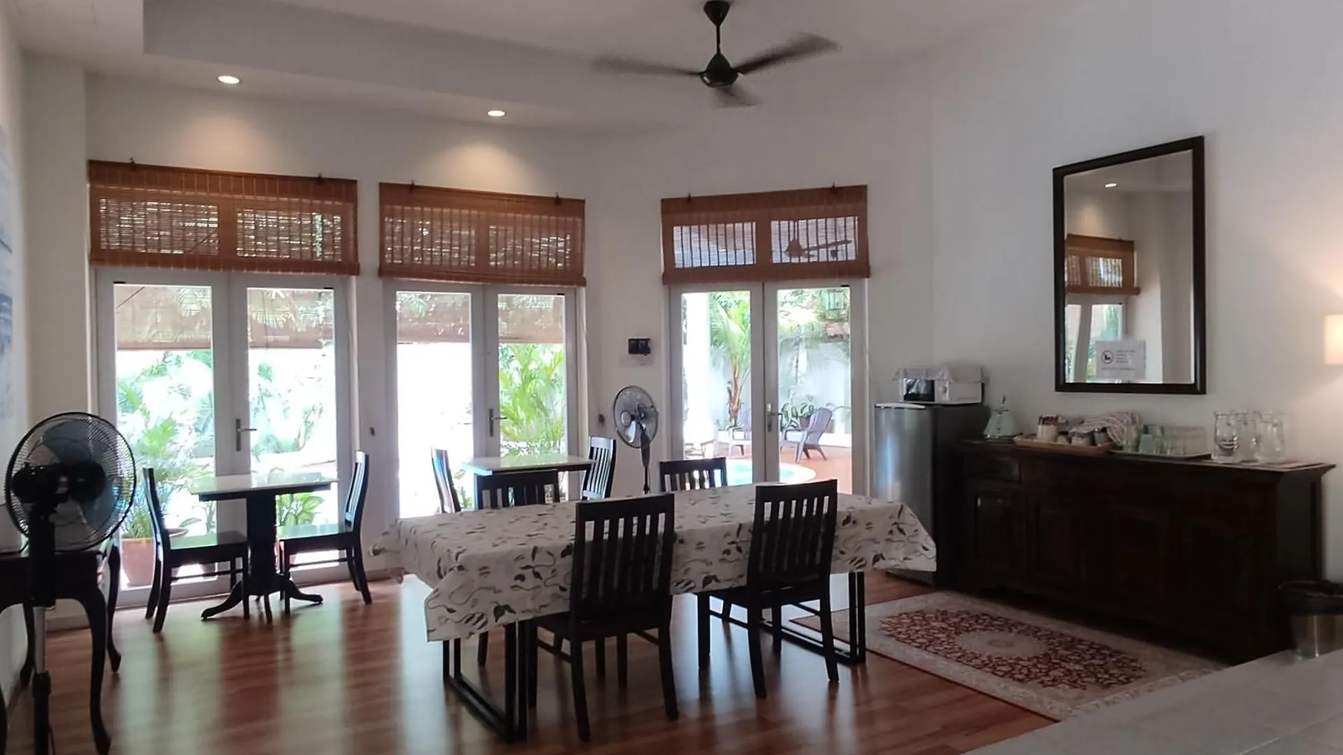 Rumah Putih Near Klia Sepang Bed & Breakfast