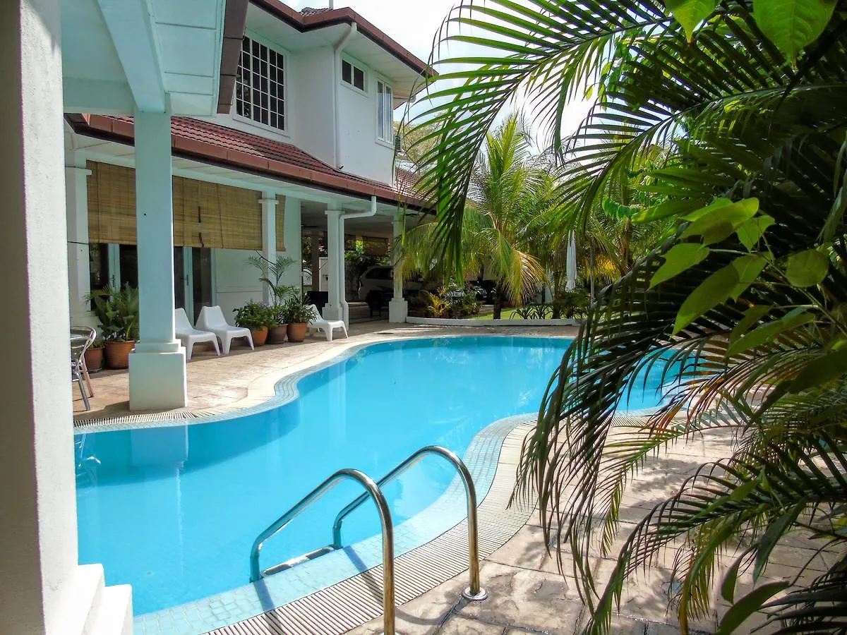 Rumah Putih Near Klia Sepang