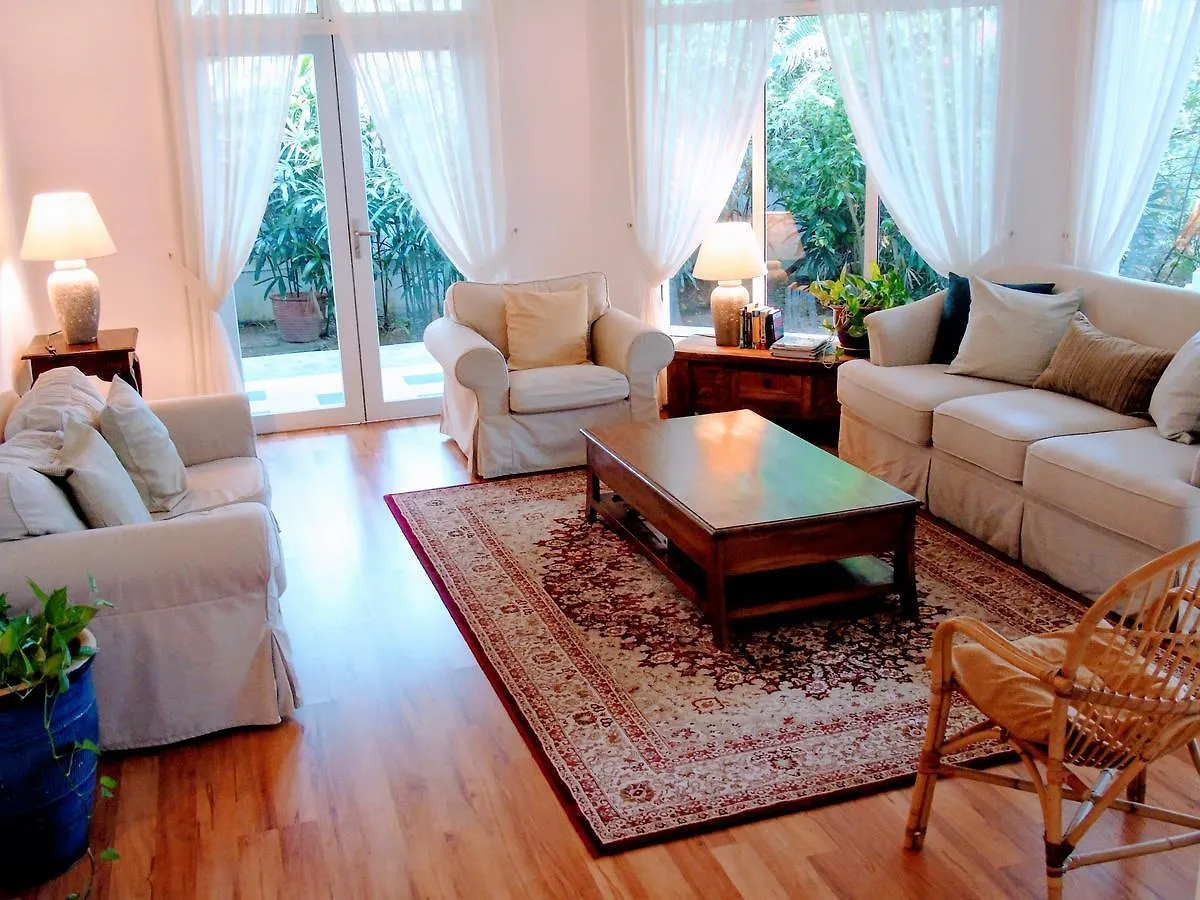 Bed & Breakfast Rumah Putih Near Klia Sepang